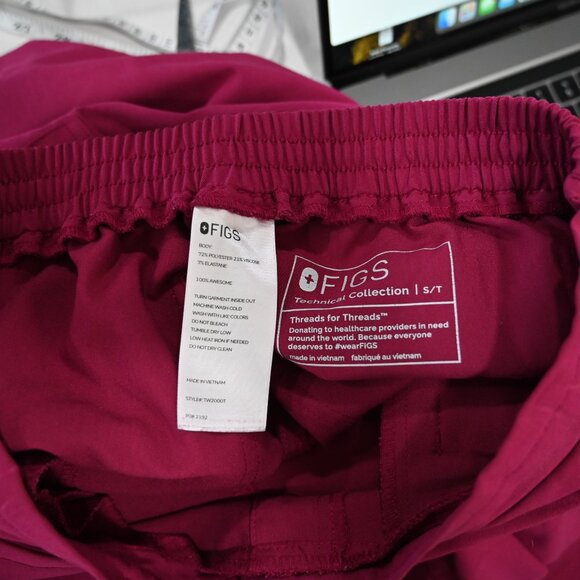 Figs Women's Pink Track Pants & Joggers - Picture 4 of 6